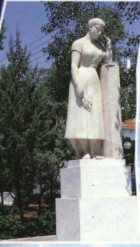 The Statue for the Mother - The statue of mother in Nea Ionia